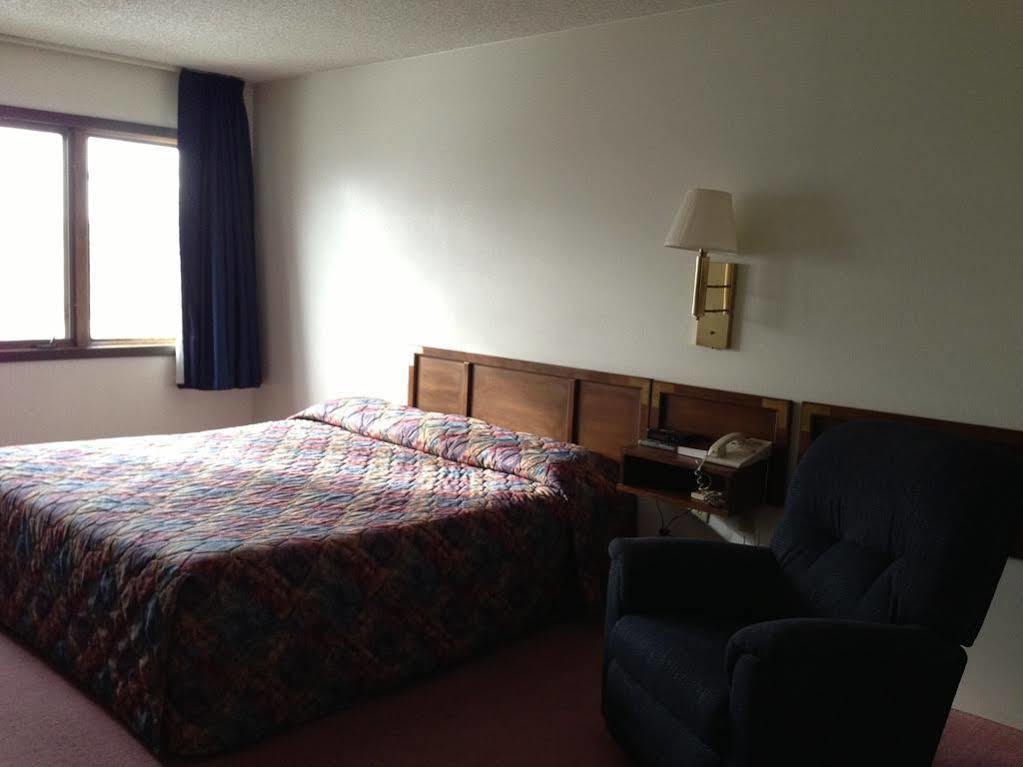 Americas Best Value Inn Laramie Exterior photo