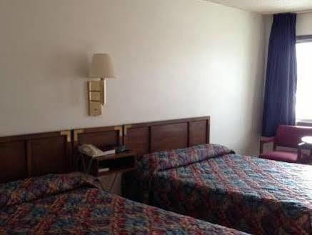 Americas Best Value Inn Laramie Exterior photo